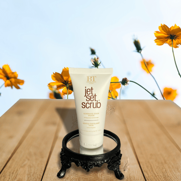 Jet Set Sun Scrub Gelaat